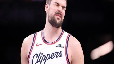 子夜激战沙特，中国男足复仇直播，冲刺世界杯八强征程！