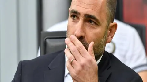 “倾情回馈，粉丝福利大放送：青歌公推狂欢盛典来袭！”